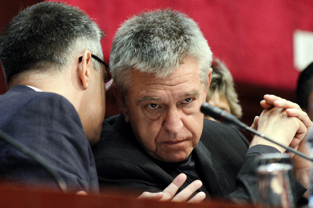 VI STE IZLAPELA GOVEDA! Maršićanin FAŠISTIČKI pozvao da se Albanci BOLESNI OD RAKA ne leče u BG, onda je počeo rat!