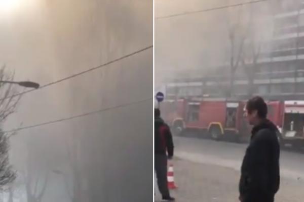 IZGORELA DVA STANA U KRAGUJEVCU! Evakuisani stanari, među njima i BEBA (VIDEO)