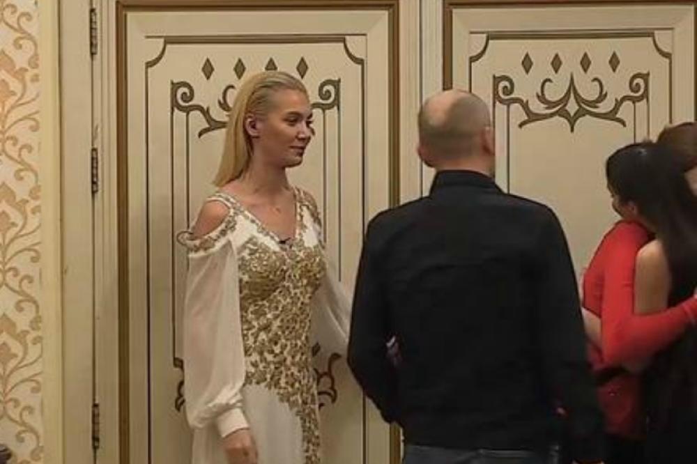 SA DETETOM ŽIVELA U BARACI BEZ VODE I STRUJE: Učesnica "Parova", po napuštanju vile, DOBIJA STAN, EVO I OD KOGA...