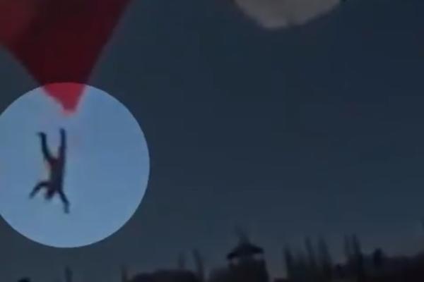 ZASTAVA UMALO USMRTILA VOJNIKA: Podigla ga u nebo, a zatim bacila sa OGROMNE VISINE i to nije sve (VIDEO)