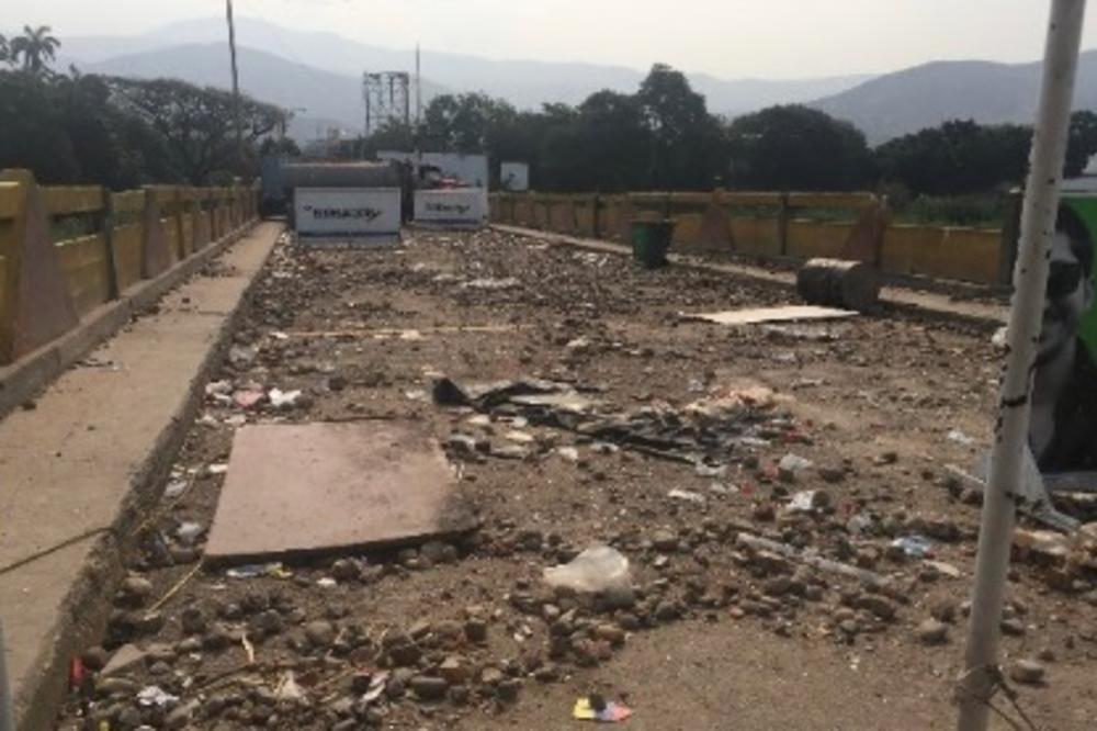 NOVI SUKOB NA GRANICI SA KOLUMBIJOM: Opozicionari NAPALI VOJSKU Venecuele Molotovljevim koktelima! (VIDEO)