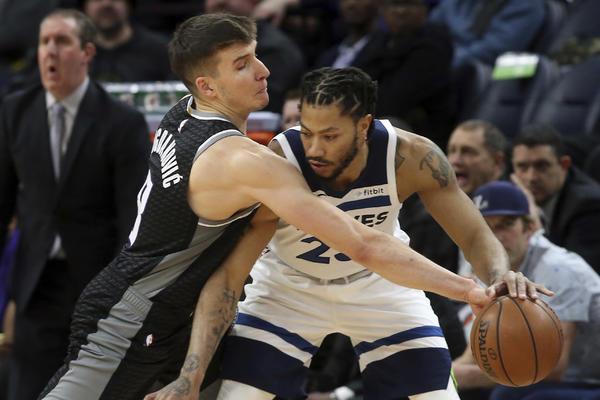 BOGDAN SE NIJE PROSLAVIO NA NOVOJ POZICIJI, BELI VRLO SLAB: Novi tripl-dabl Dončića, Lebron jedini u istoriji!