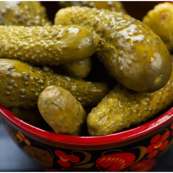 Gastroenterolog otkriva šta se desi pacijentima koji svaki dan jedu kisele krastavčiće: "Odmah ćete da osetite ovo"