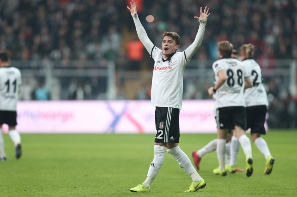 PORUKA TURSKIH NAVIJAČA ADEMU LJAJIĆU: Neće se svideti svima!