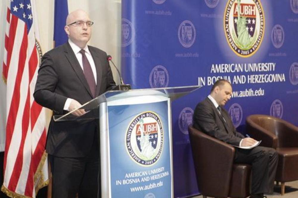 SAD PODSTIČU SRBIJU I KOSOVO NA MEĐUSOBNO PRIZNANJE: Riker ponovio stav Vašingtona oko problema na Balkanu