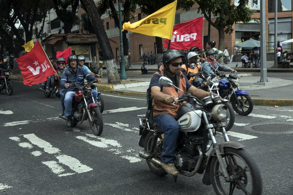 SPREMAN SAM I VOLJAN DA IDEM U RAT! Upoznajte paravojne formacije koje će braniti Madura DO SMRTI