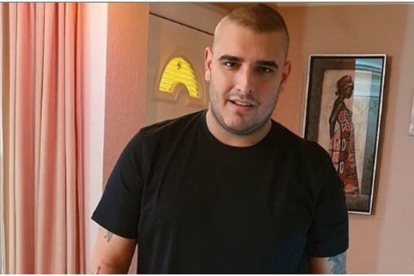 PONOVO SE IGRA SA ŽIVOTOM?! Darko Lazić jedva stao na NOGE, a već počeo da se BAHATI na ČETIRI TOČKA! (FOTO)