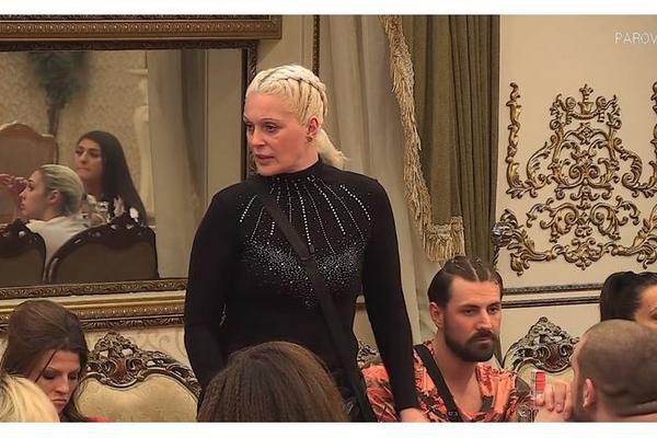 LICE MI JE BILO UNAKAŽENO: Nadica progovorila o svojoj stravičnoj nesreći! Život joj je visio o koncu!