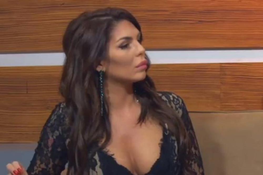 NINA PRLJA DOŽIVELA PEH U EMISIJI: "Dama u raspadanju, pucaju joj silikoni"! (FOTO)