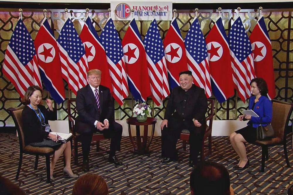 KOLIKO BI PLATIO ZA TAJ RAZGOVOR? Tramp šokirao novinara pitanjem posle večere - a evo šta je bilo posluženo!