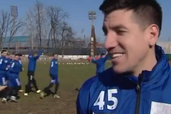 PERO, SRBINE: Fudbaleri Radničkog himnom Srbije pozdravili dobijanje državljanstva Petra Grbića!