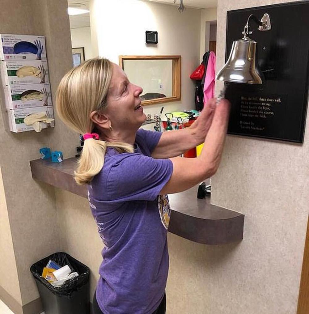 Džuli u bolnici  posle terapije  