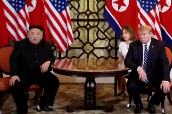 KIM DŽONG UN NA SASTANKU S TRAMPOM NAPRAVIO NEŠTO ŠTO DOSAD NIJE: I Donald se prilično IZNENADIO! (VIDEO)