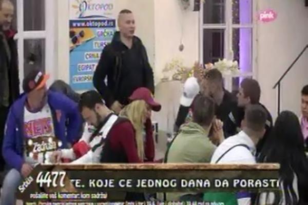 BRENDON RASKRINKAO ANU I DAVIDA: Ljube se samo zbog kamera i IZVEŠTAČENI su!