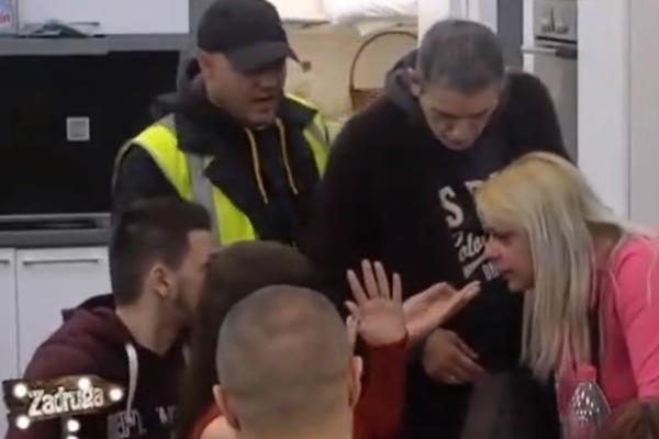 ĐUBRE JEDNO POKVARENO, TI SI NASILNIK! Marija Kulić NAPALA Zolu! Nišlijka htela da OBRANI ćerku, pa nastao HAOS!
