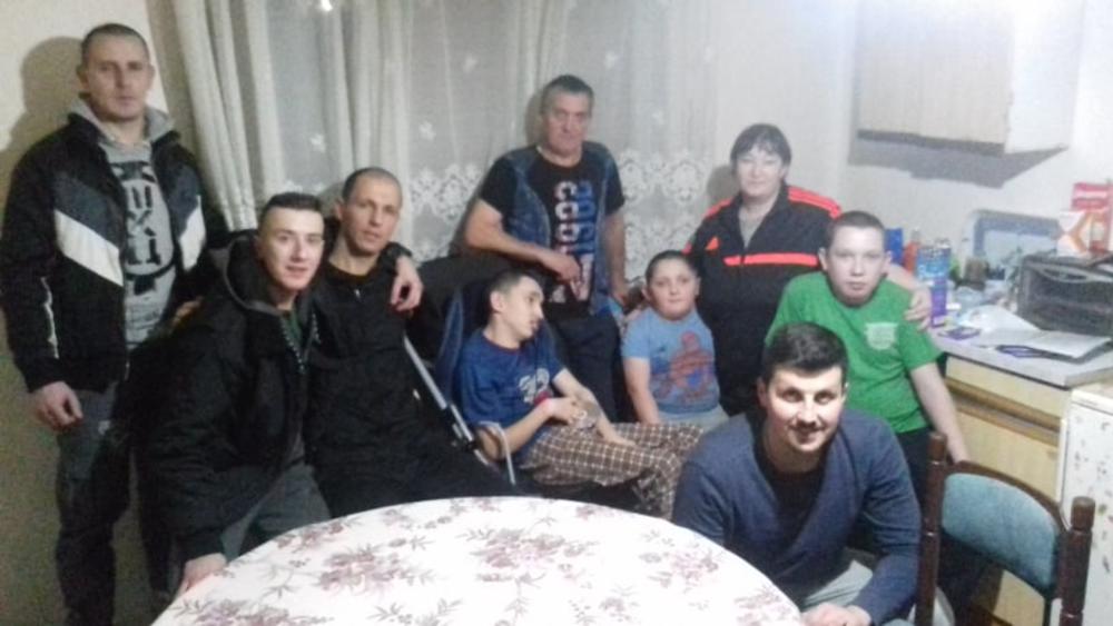 Porodica Dudaš i Nenad Škundrić iz organizacije 'Srbska ponos' u poseti   