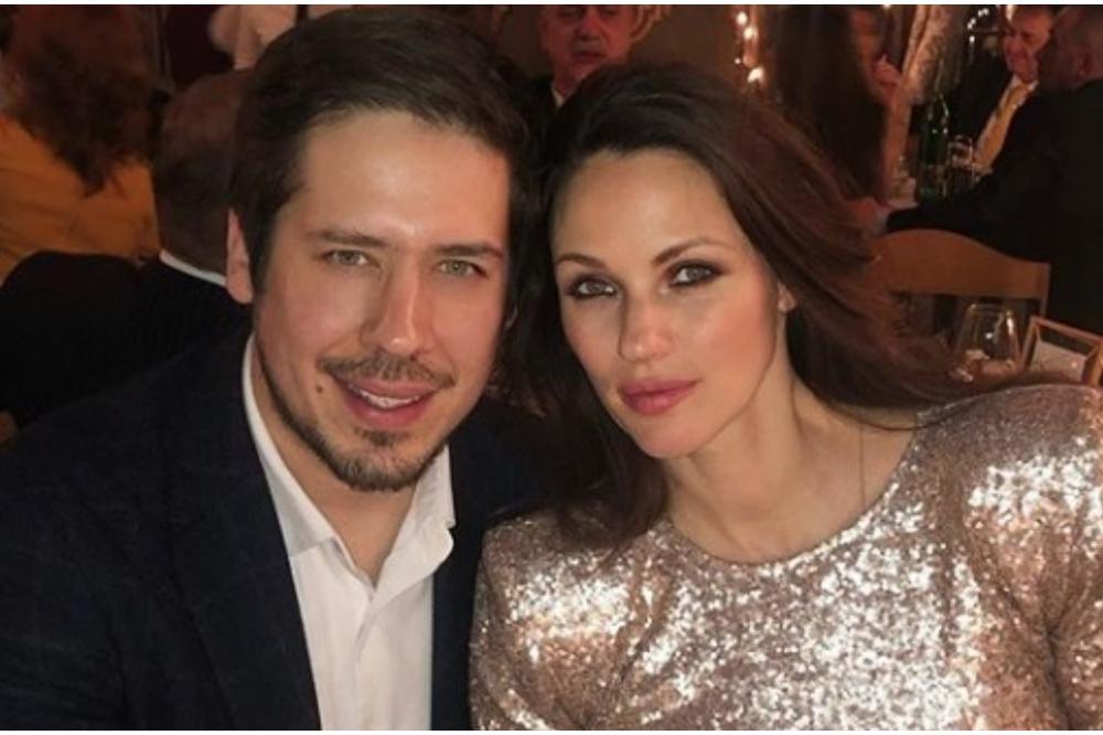 MISTERIOZNO VENČANJE NIKOLE ROKVIĆA I BOJANE BAROVIĆ! Ispod freske "Belog anđela", pristupili SVETOJ TAJNI! (FOTO)