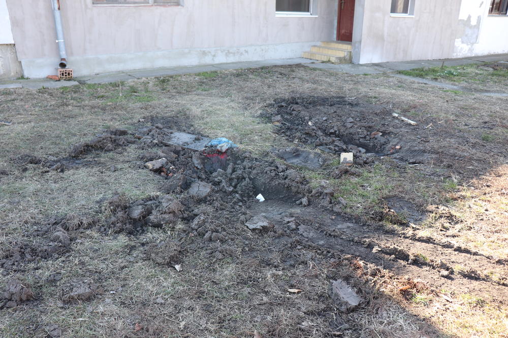 Vatrogasci su jedva prišli zapaljenim kućama, jer put na ovom mestu ne postoji  