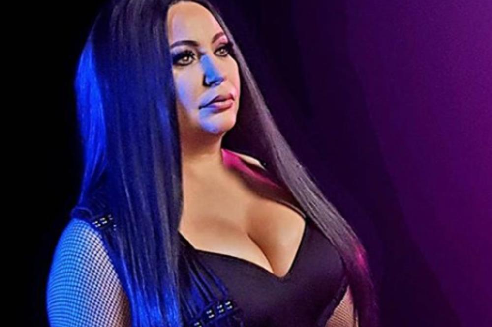 ŠTO DA SE LAŽEMO?! Pevačica priznala šta sve radi kako bi izgledala kao MILION DOLARA! (FOTO)