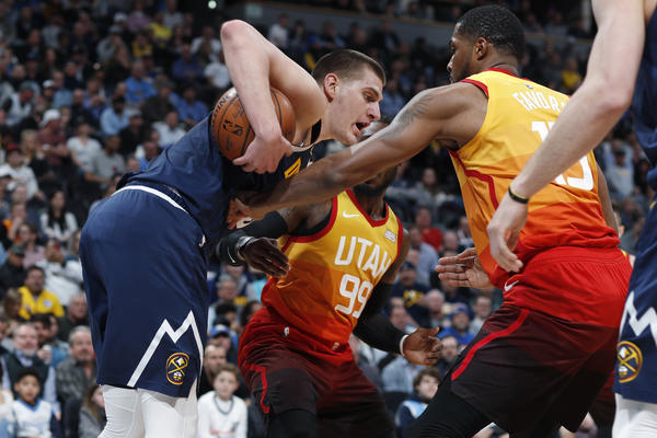 JOKIĆA UBILI FAULOVI, DENVER PAO KOD KUĆE: Nezgodna Juta uzela skalp Nagetsima (VIDEO)