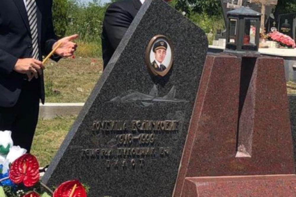 SRBIJO STIDI SE! ZABORAVILA SI JEDINOG GENERALA KOJI JE POGINUO U SUKOBU SA NATO! Ovo može samo kod nas da se desi