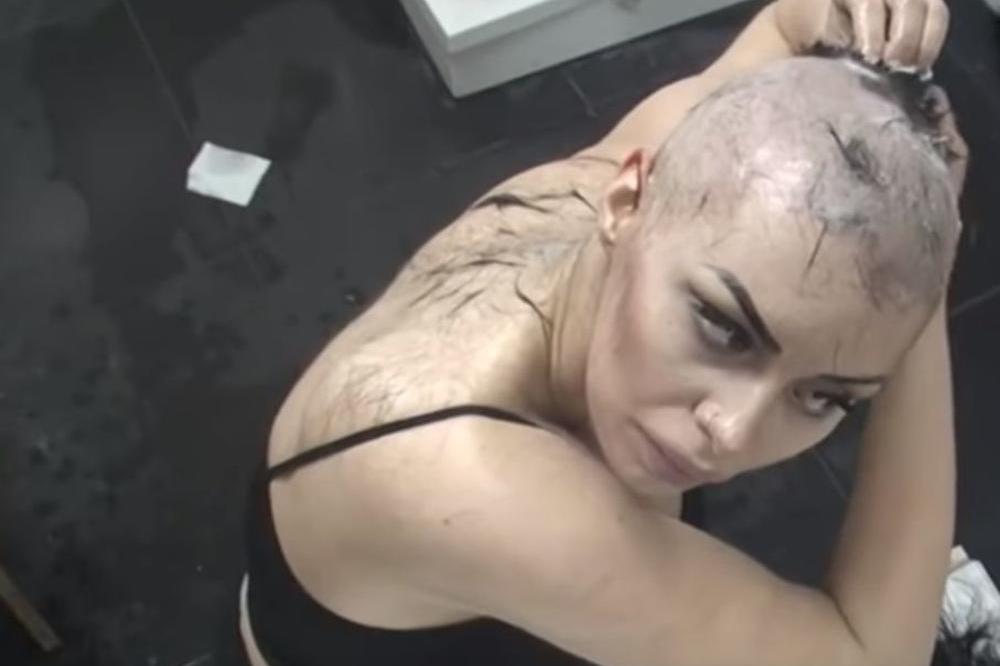 POSLE DVE LJUTE BITKE SA TUMOROM, UŽASNUTA PRIZOROM: Zerinina majka CRČE za ćerkom! Plačem ZAJEDNO sa BIVŠIM ZETOM!