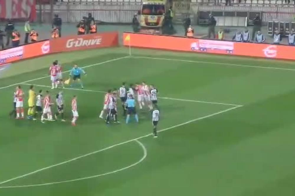 VIDELI OD NAVIJAČA: Sukob igrača Zvezde i Partizana na terenu, svi su uleteli osim Milana Borjana!