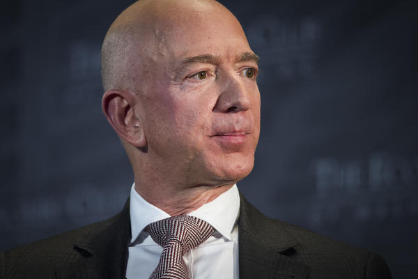 DOSTA MU JE SVEGA! Bezos odlučio da se odrekne funkcije direktora Amazona, a dolazi neko ko mu je veoma bitan!