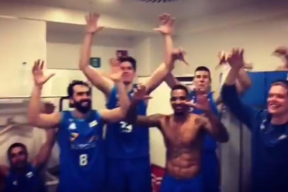 HIT VIDEO SNIMAK KRUŽI NETOM: Bivši igrač Mege zarazio saigrače 'Malim Paukom'! Fešta u svlačionici španskog kluba!