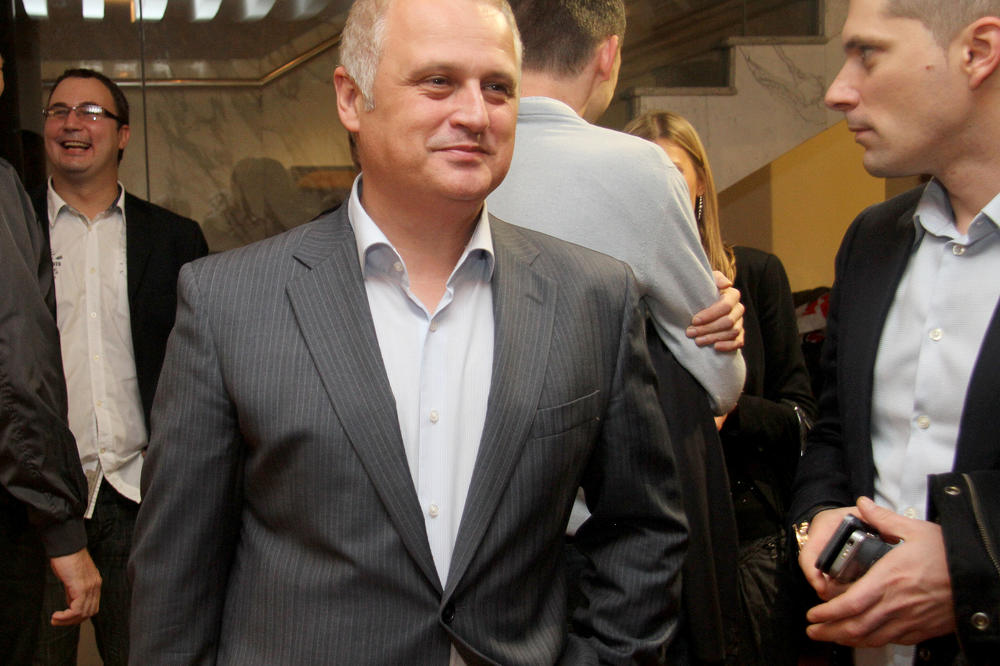 VRH SNS JE ZA IZBORE, VESIĆ TVRDI: Predsednik Vučić će preseći!