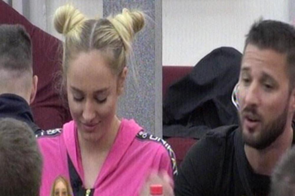 NAPAO LUNU! Toma: Ti si devojka iz fioke, zaslužila si da te ponižavaju! (VIDEO)