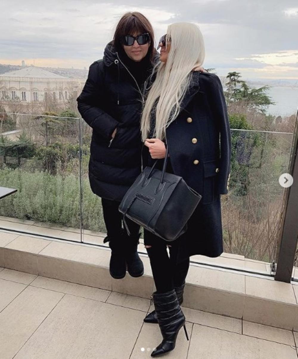 Jelena je Divnu vodila u Tursku na lečenje