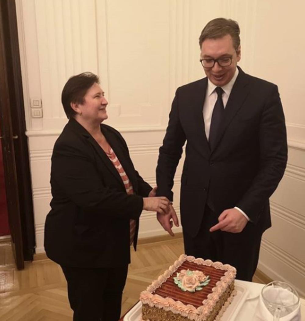 Torta od ambasadorke 