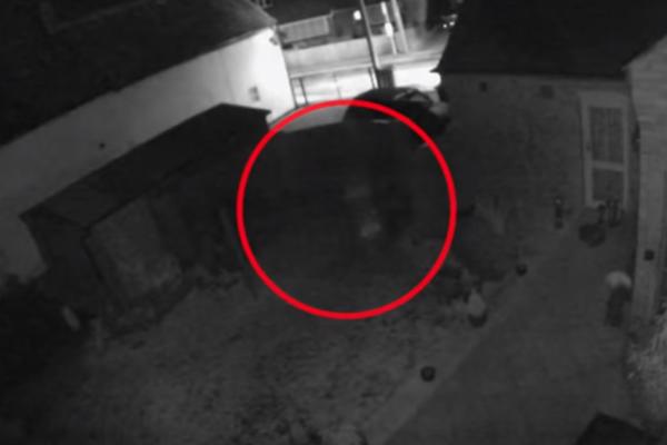 PORODICU SU PROBUDILI ČUDNI ZVUCI IZ DVORIŠTA: Kamera je zabeležila nešto ZASTRAŠUJUĆE! (VIDEO)