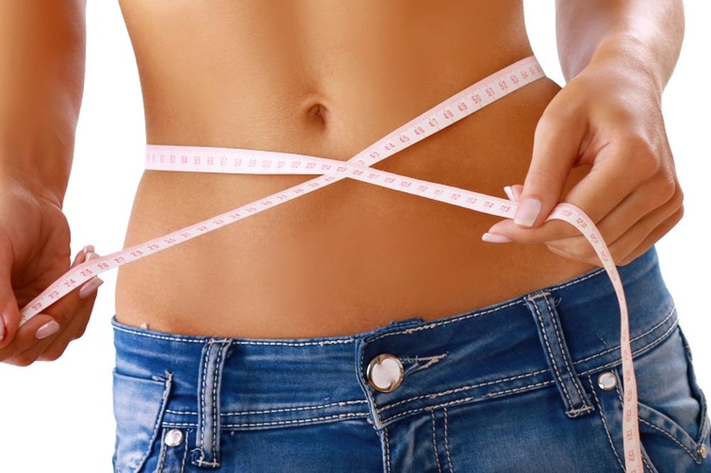 NAPITAK ZA RAVAN STOMAK ZA SAMO 3 DANA: Koriste ga manekenke, a čini pravo ČUDO!