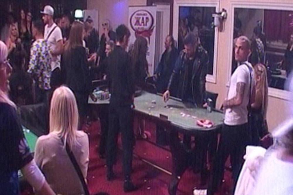 KLJUČALE STRASTI! Prljavi ples Jelene i Lazara! (VIDEO)