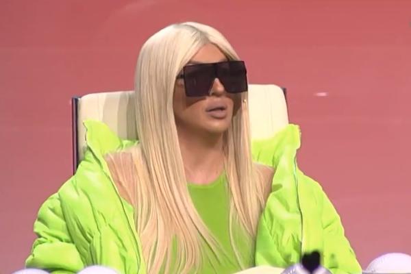 KARLEUŠA DONELA ODLUKU: Čim sahrani majku, napušta Srbiju, a evo gde će se uputiti!