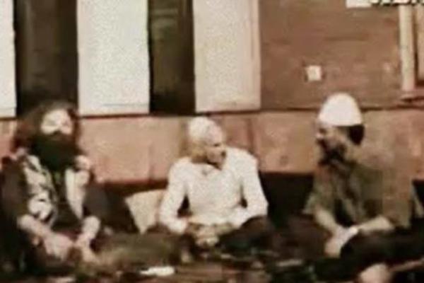 POJAVILA SE DO SADA NEVIĐENA FOTKA OSNIVAČA TERORISTIČKE OVK: Ovako su se PROVODILI Adem JAŠARI i njegova BRAĆA