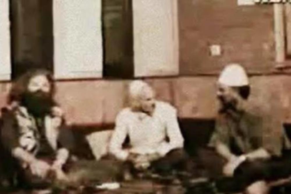 POJAVILA SE DO SADA NEVIĐENA FOTKA OSNIVAČA TERORISTIČKE OVK: Ovako su se PROVODILI Adem JAŠARI i njegova BRAĆA