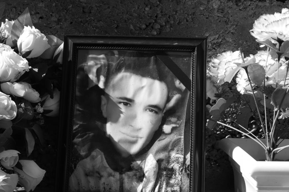 TELO DAVIDA DRAGIČEVIĆA USKORO ĆE BITI EKSHUMIRANO: Nakon godinu dana, još uvek se ne zna ko je ubio mladića (21)