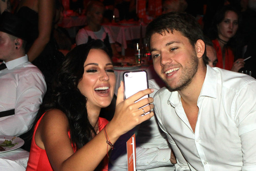 STEFAN ŽIVOJINOVIĆ VEĆ POČEO DA SLAVI BRATANCA: Filip ima spreman spisak pesama, a jednu je POSEBNO IZDVOJIO!