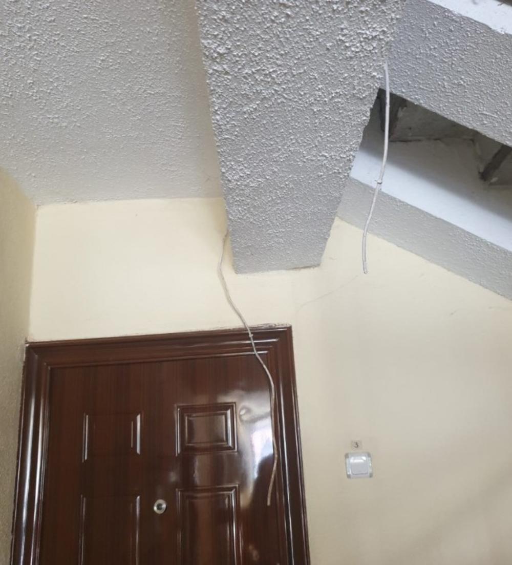 Isečeni kablovi u zgradi u Brusu    