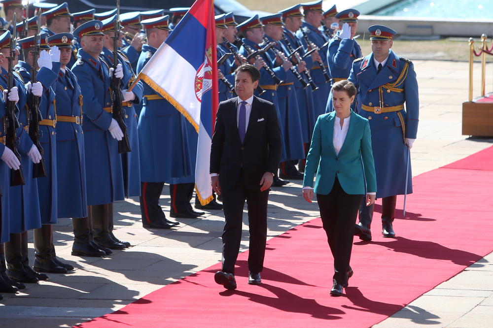 NEOČEKIVANA ODLUKA ITALIJANA: Ovaj čovek je NAJBOLJI premijer u POSLEDNJIH 25 godina!