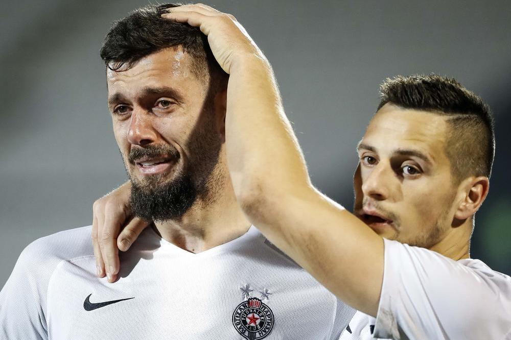 GROBARI GA TERAJU IZ KLUBA ZBOG UTAKMICE SA TZV. KOSOVOM: Poznato je šta će biti sa Aleksandrom Šćekićem!