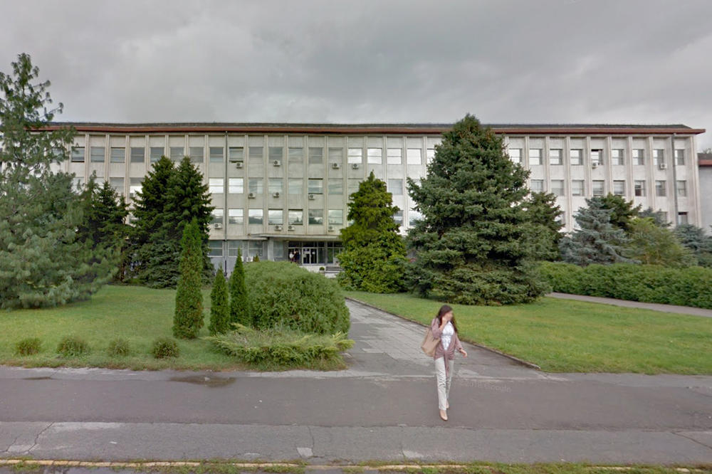 ADVOKATICA (39) POKUŠALA DA UBIJE KLIJENTA U SVOJOJ KANCELARIJI! Bizaran incident u Subotici