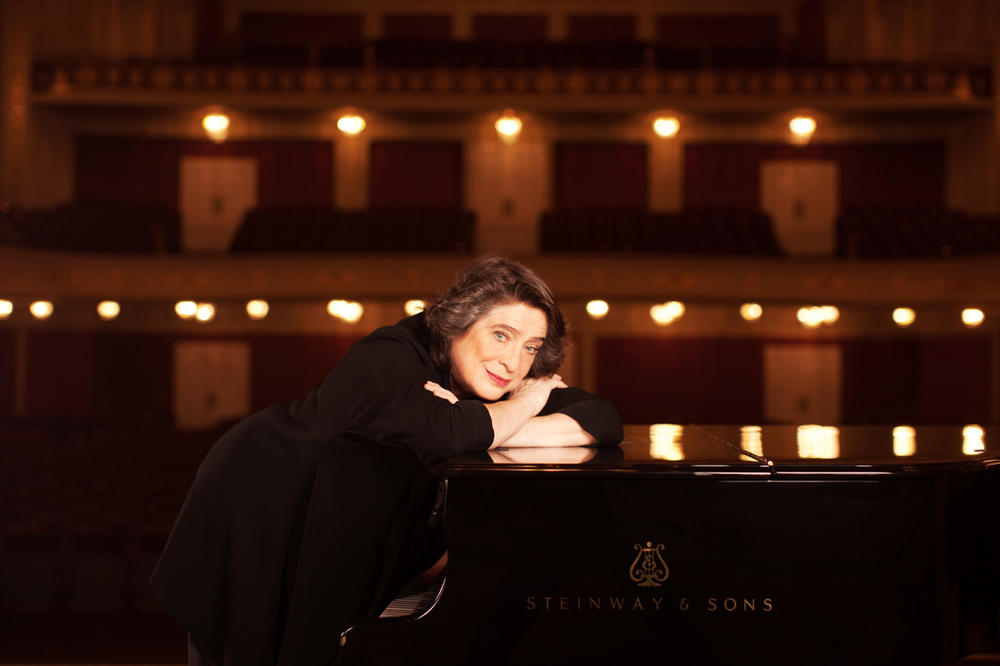 Pijanistkinja Elizabeta Leonskaja na Kolarcu
