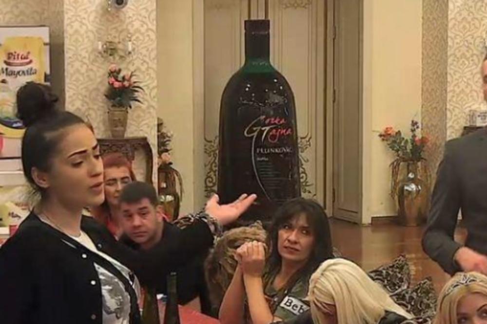 PRVO FLERTOVALI, A SADA KRVNI NEPRIJATELJI: Bivši političar je vređao, A ONA MU OVO NIKADA NEĆE ZABORAVITI!