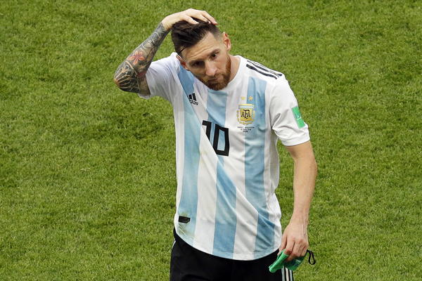 MESI, OVO TI NIJE TREBALO: Vraća se u reprezentaciju Argentine, ali ima sramotne uslove za to!