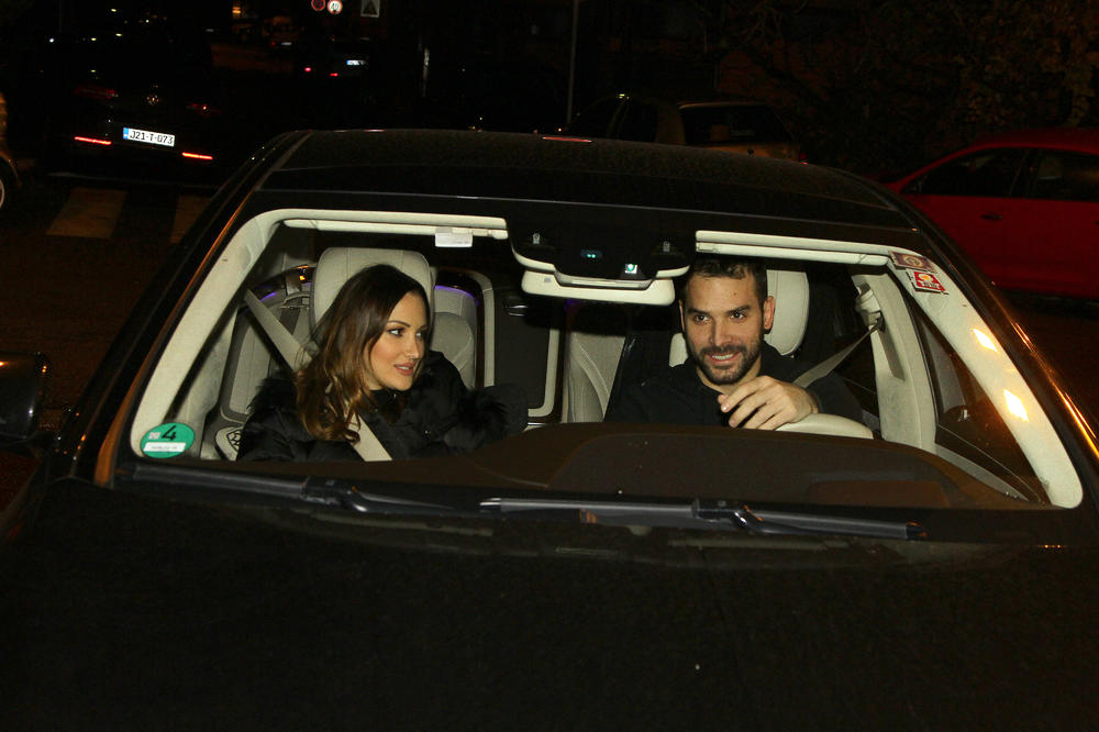 VELIKO SLAVLJE U ČAST ROĐENJA ALEKSANDRA: Evo ko je prvi stigao u dom Živojinovića! (FOTO)