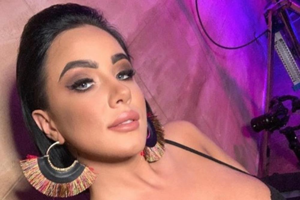 ALEKSANDRA SE VRAĆA DA SVE NAPLATI: Ostala sam bez ljubavi i bez para... BORIĆU SE SA SVIMA za sebe i svoje dete!